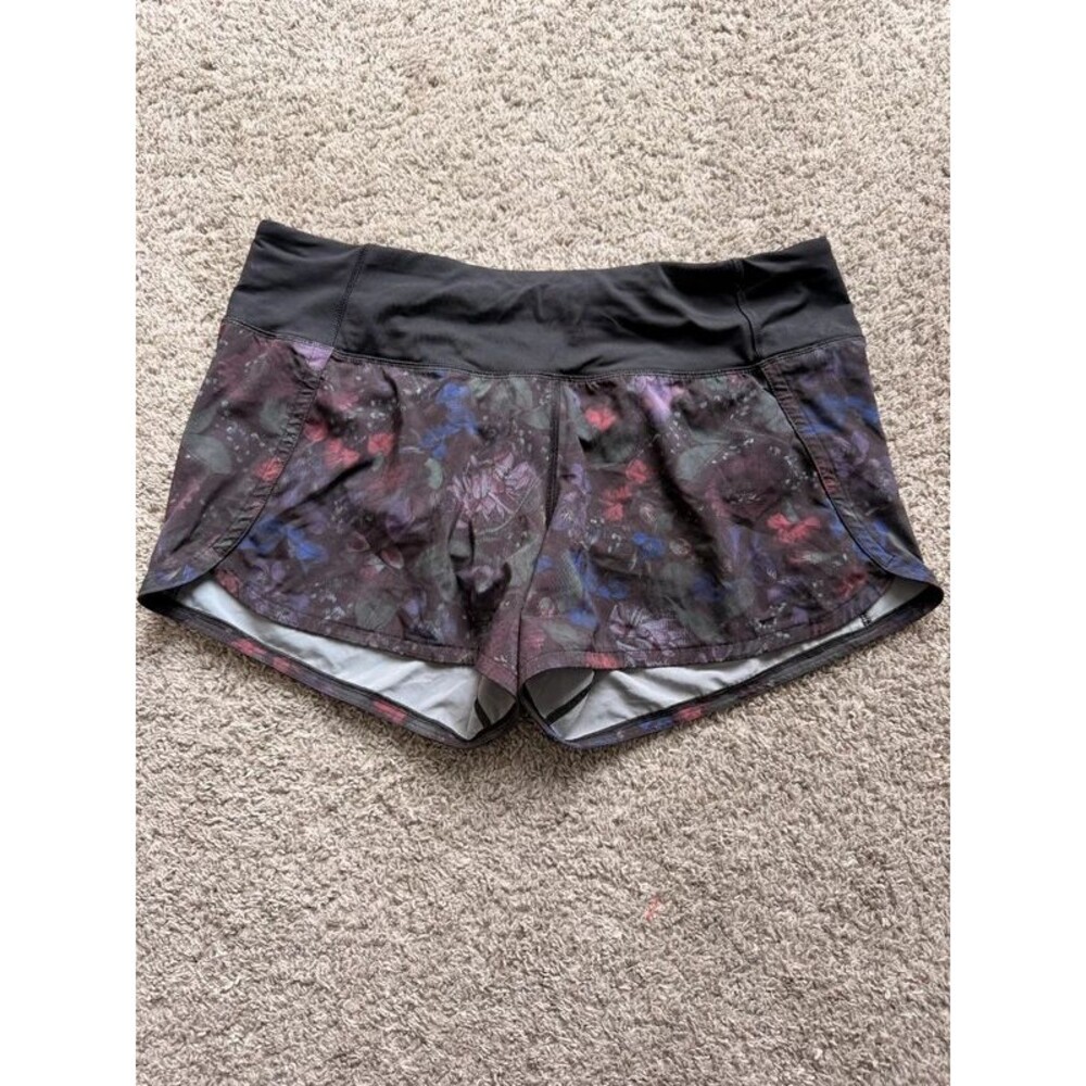 Lululemon Size 8 Speed Up Short
